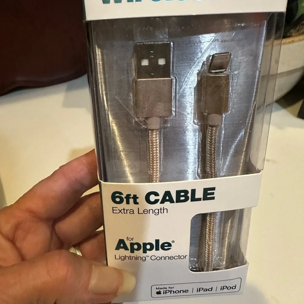PHONE IPHONE CHARGER UNIVERSAL 6FT GOLD BRAIDED CORD USB APPLE COMPATIBLE FLAWED